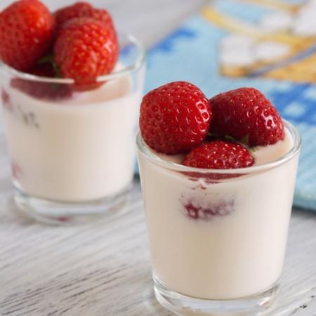 Vanille yoghurt met aardbeien