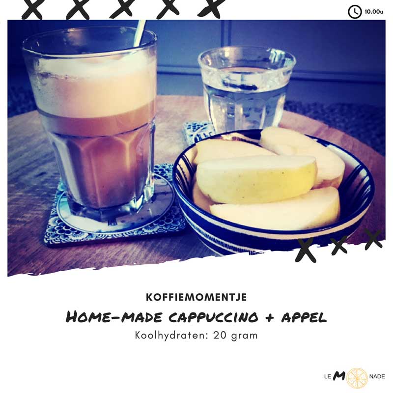 Zelfgemaakte cappuccino met appel