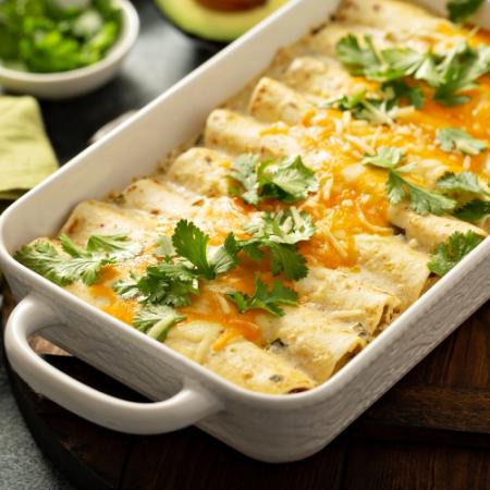 Enchilada met groene romige saus