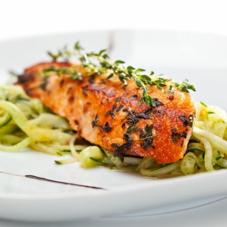 Gegrilde zalmfilet met courgetti