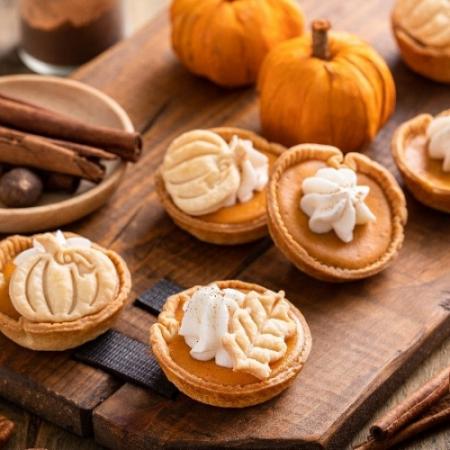Halloween mini pumpkin pies