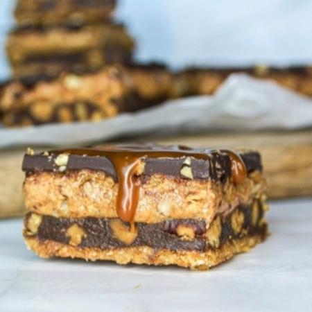 Salty peanutbutter toffee bars